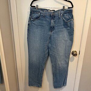 Madewell Straight Leg Jeans in Light Blue Wash